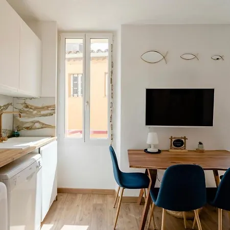 Le Quai Du Port Parking Clim Cassis