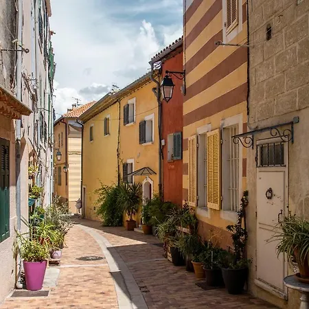 Le Quai Du Port Parking Clim Cassis