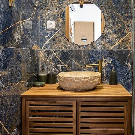 Le Quai Du Port Parking Clim *